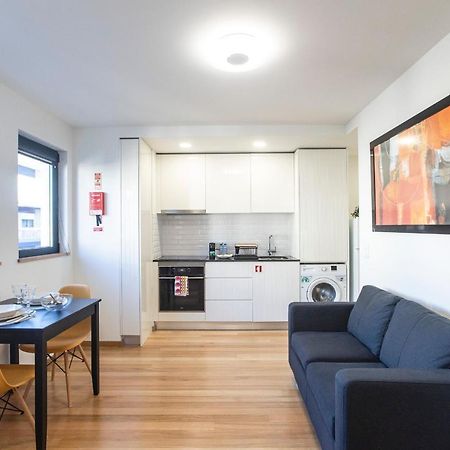 Homely Studio W/ Ac Near Marques By Lovelystay Porto Bagian luar foto