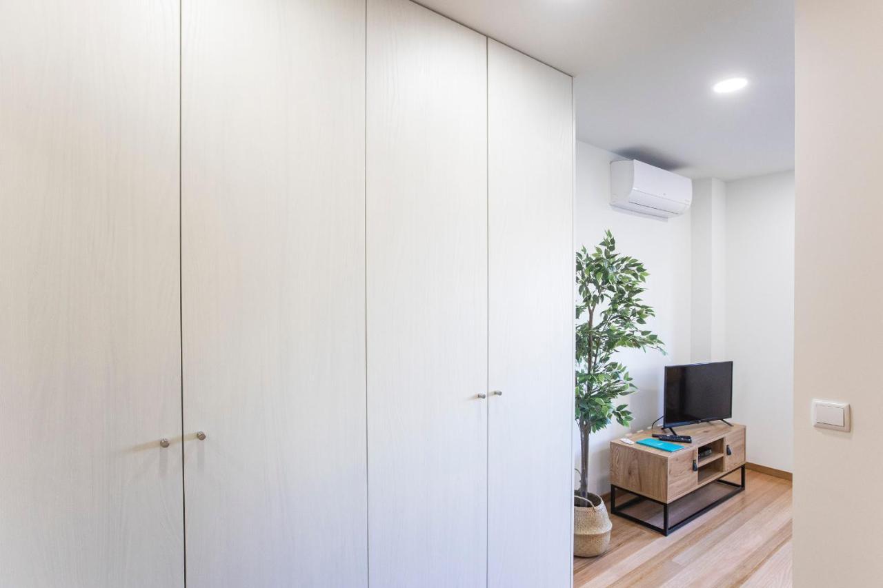 Homely Studio W/ Ac Near Marques By Lovelystay Porto Bagian luar foto