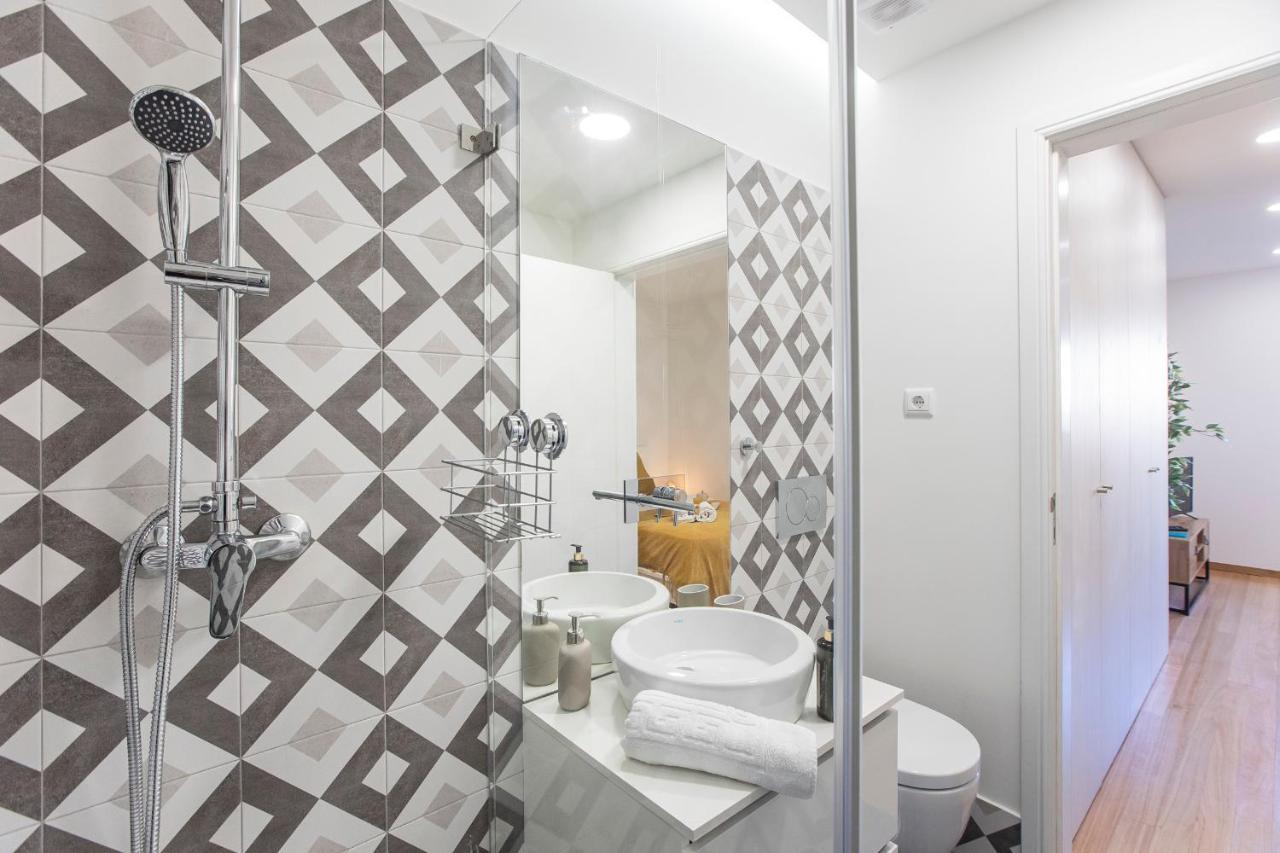 Homely Studio W/ Ac Near Marques By Lovelystay Porto Bagian luar foto