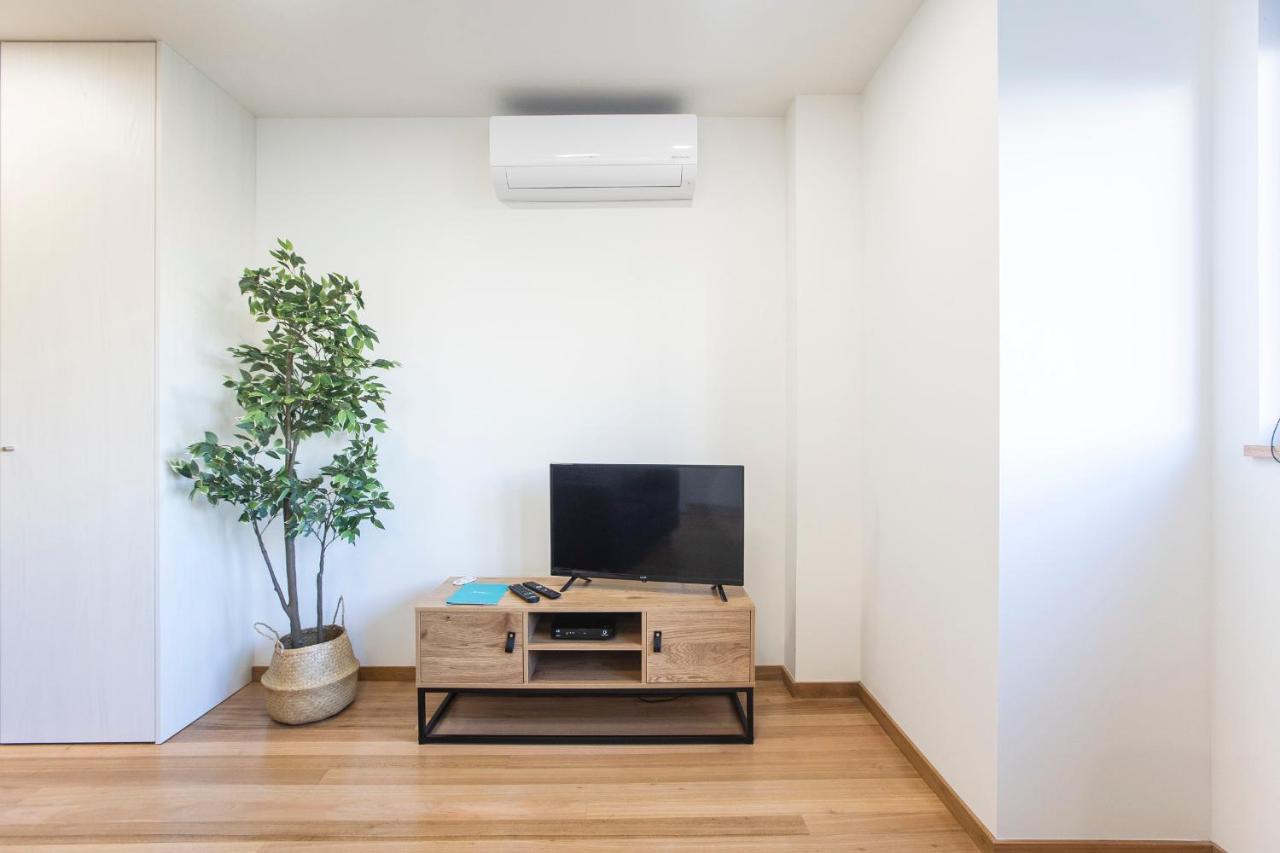 Homely Studio W/ Ac Near Marques By Lovelystay Porto Bagian luar foto
